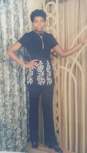 Woman-in-Black-and-White-top-2-mum